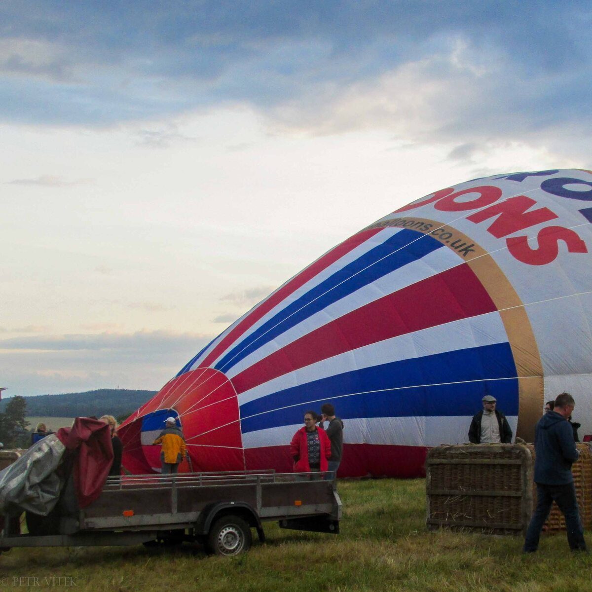 Balonové nebe pod Zvičinou